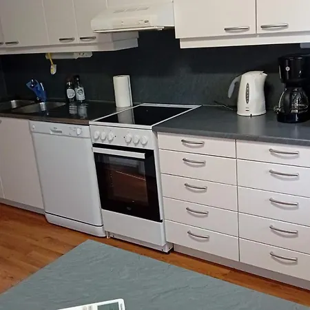 Дом отдыха Four Bedroom House Near
