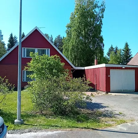 Four Bedroom House Near Дом отдыха *